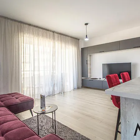 Apartamento Mohost Two - Luxe Retreat With Mountain Views *