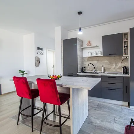 Mohost Two - Luxe Retreat With Mountain Views Apartamento Braşov